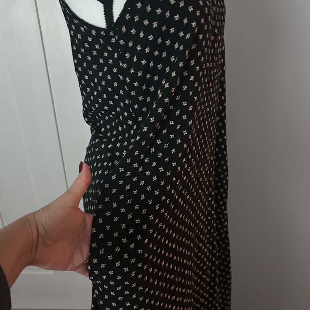 Elegant Black Polka v-neck Dot Maxi Dress - Picture 4 of 8